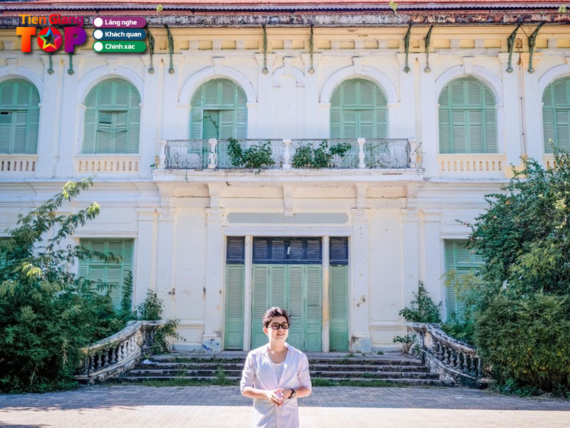 Dinh-tinh-truong-go-cong-tien-giang-dia-diem-check-in-noi-tieng-tiengiangtoplist